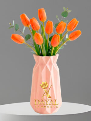 17 Florero de cerámica con 10 tulipanes anaranjados mas follaje